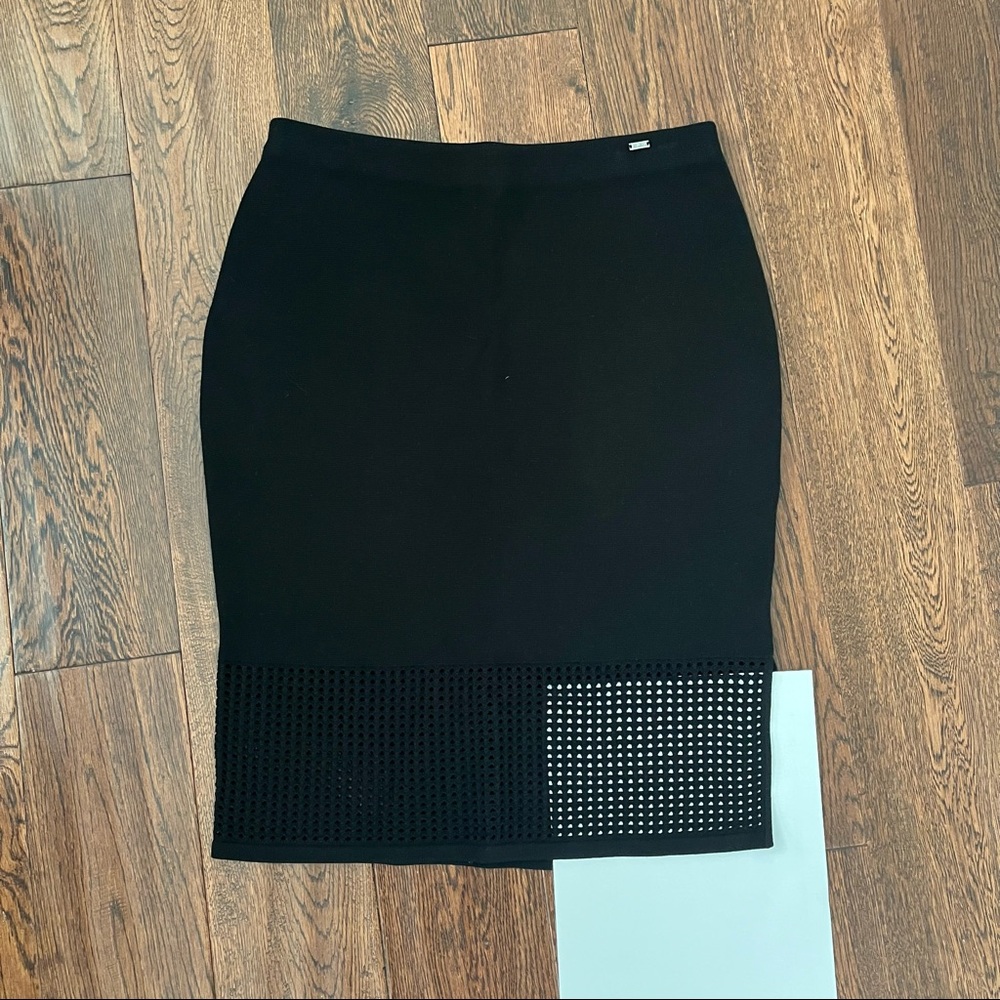 St. John - NWT Black Knit Skirt with Open Knit Edge - Size M